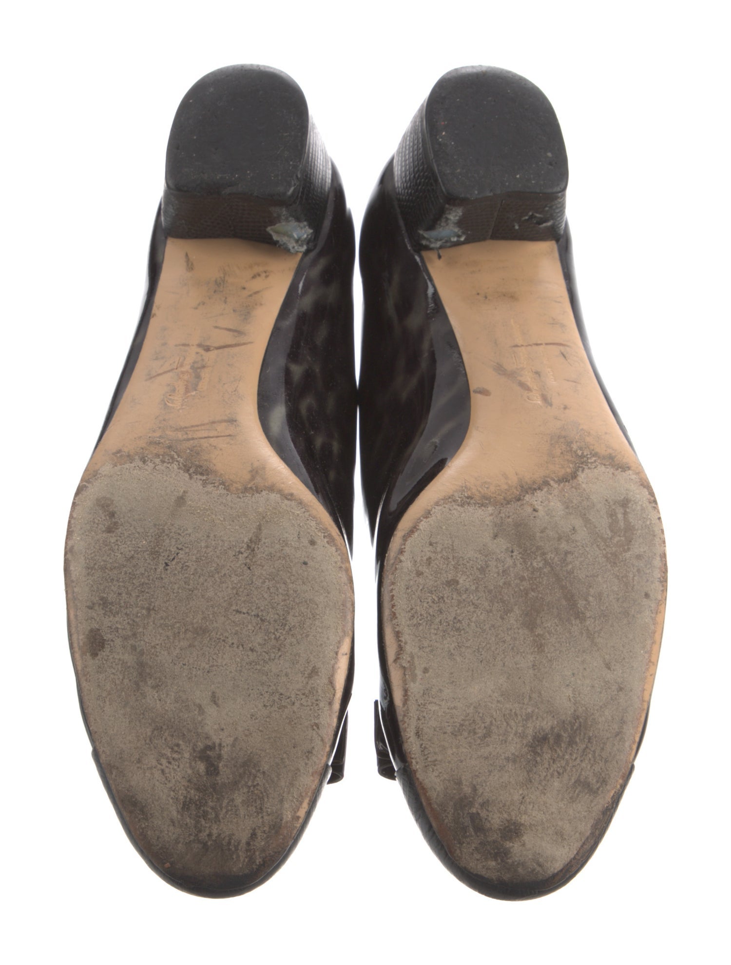 Ferragamo Vara Bow Accent Patent Leather Pumps